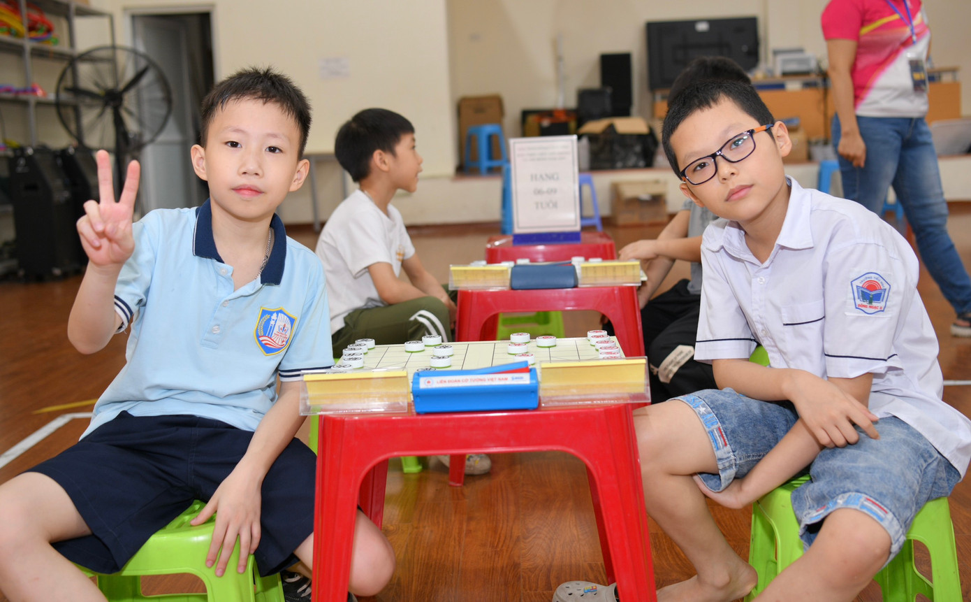 Học sinh đạt giải Nhất, Nhì, Ba các lứa tuổi sẽ được đặc cách vào tham gia vòng chung kết toàn quốc Giải Thần đồng Cờ tướng Việt do Liên đoàn Cờ tướng Việt Nam tổ chức.