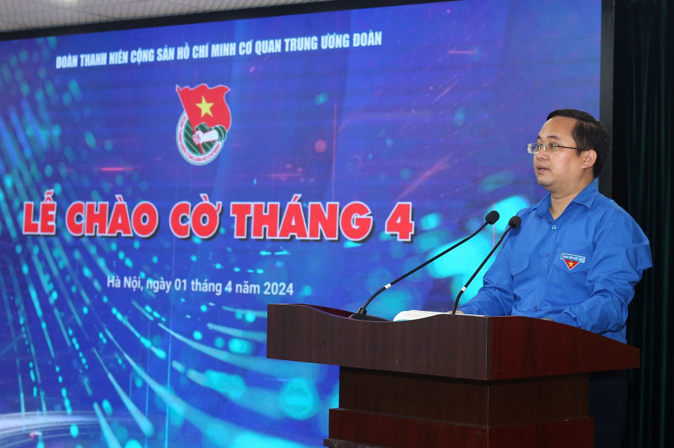 Anh Nguyễn Quốc Huy - Chánh Văn phòng T.Ư Đoàn báo cáo kết quả công tác tháng 3. Anh Nguyễn Quốc Huy - Chánh Văn phòng T.Ư Đoàn báo cáo kết quả công tác tháng 3.