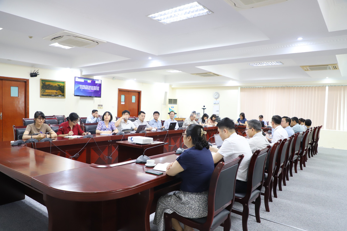 Các nhà khoa học trong nước và nước ngoài cùng gợi mở, bàn luận về những giải pháp công nghệ, tiêu chuẩn kỹ thuật để chủ động ứng phó với hiện tượng xâm nhập mặn và nước biển dâng ở ĐBSCL.