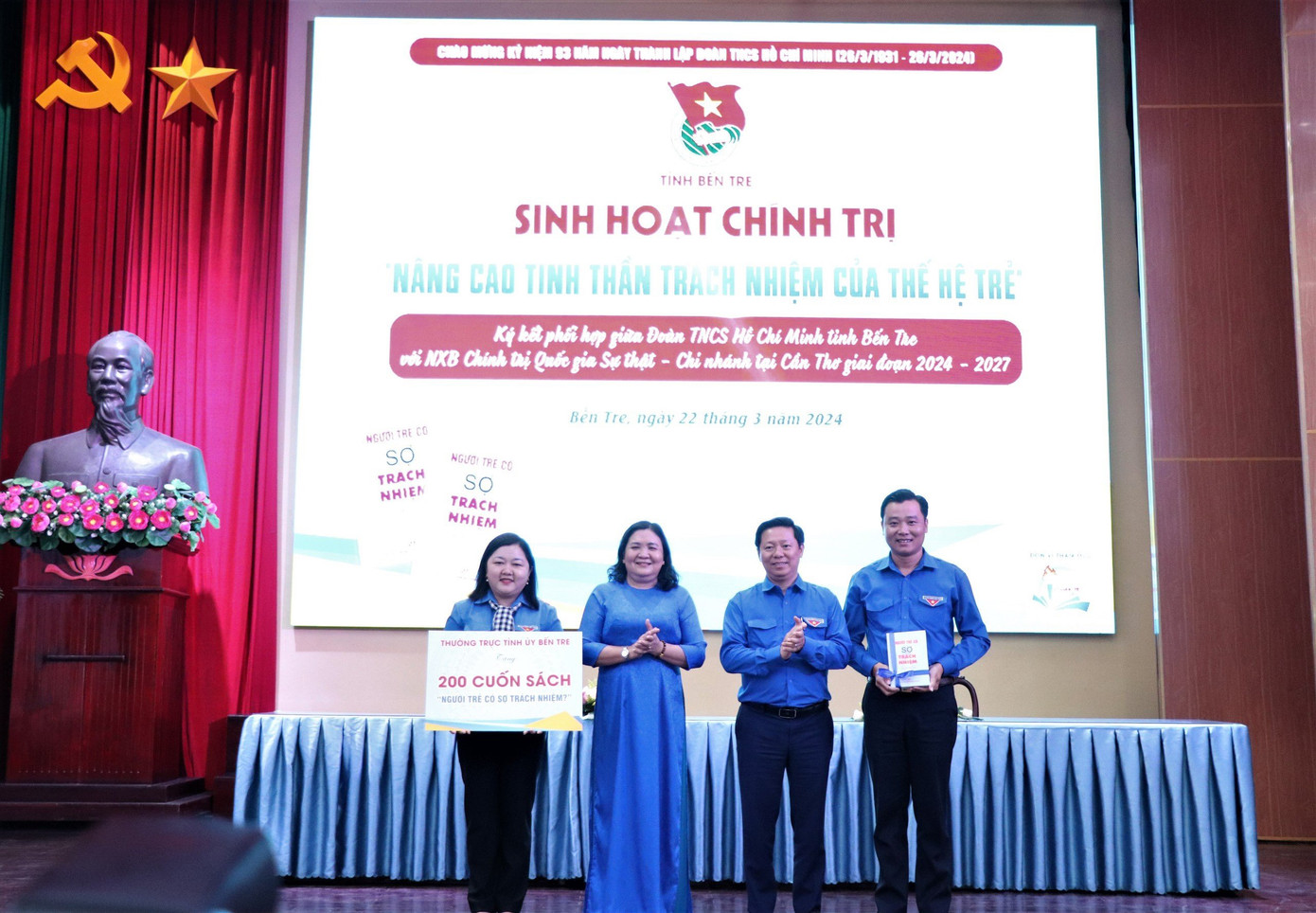 Trong khuôn khổ chương trình, Tỉnh ủy Bến Tre dành tặng 200 cuốn sách “Người trẻ có sợ trách nhiệm?" cho Tỉnh Đoàn Bến Tre. Tỉnh Đoàn và Ban Giám đốc NXB Chính trị Quốc gia Sự thật chi nhánh Cần Thơ ký kết phối hợp giai đoạn 2024 - 2027 để tăng cường sự phối hợp giữa hai đơn vị trong công tác tuyên truyền, giáo dục. Trong khuôn khổ chương trình, Tỉnh ủy Bến Tre dành tặng 200 cuốn sách “Người trẻ có sợ trách nhiệm?" cho Tỉnh Đoàn Bến Tre. Tỉnh Đoàn và Ban Giám đốc NXB Chính trị Quốc gia Sự thật chi nhánh Cần Thơ ký kết phối hợp giai đoạn 2024 - 2027 để tăng cường sự phối hợp giữa hai đơn vị trong công tác tuyên truyền, giáo dục.