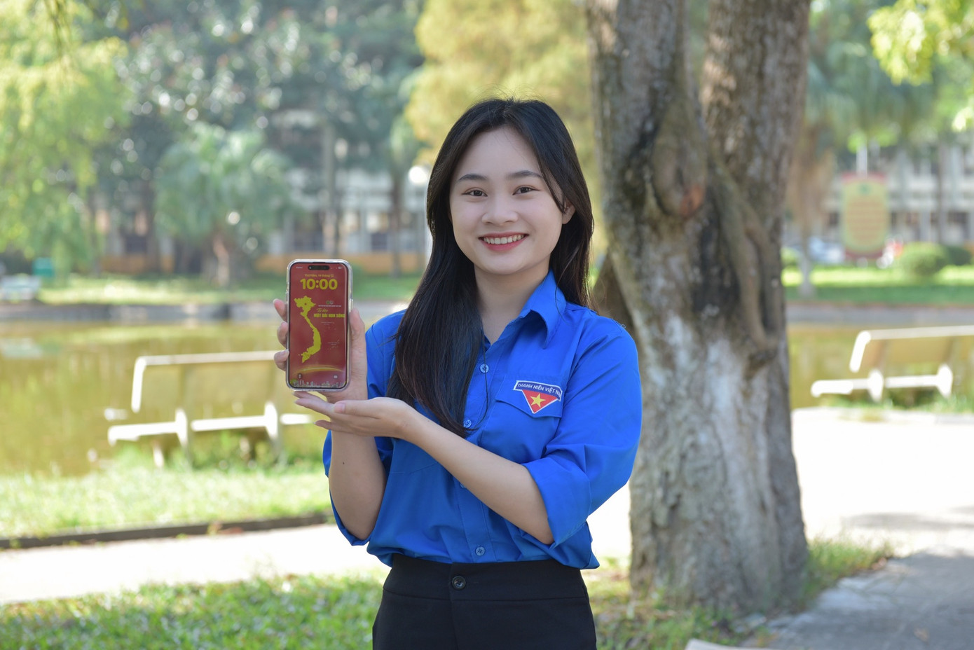 Đoàn viên, thanh niên Học viện Nông nghiệp Việt Nam đã thay hình nền máy tính, hình nền điện thoại di động và cover facebook để hưởng ứng Cuộc vận động "Tự hào một dải non sông". Đây là hoạt động thiết thực nhằm giáo dục lòng yêu nước, tự hào về toàn vẹn lãnh thổ trong mỗi người dân Việt Nam nói chung và đoàn viên, thanh niên nói riêng. Đồng thời cũng là cách làm sáng tạo, hưởng ứng tinh thần chuyển đổi số trong các hoạt động của Đoàn.