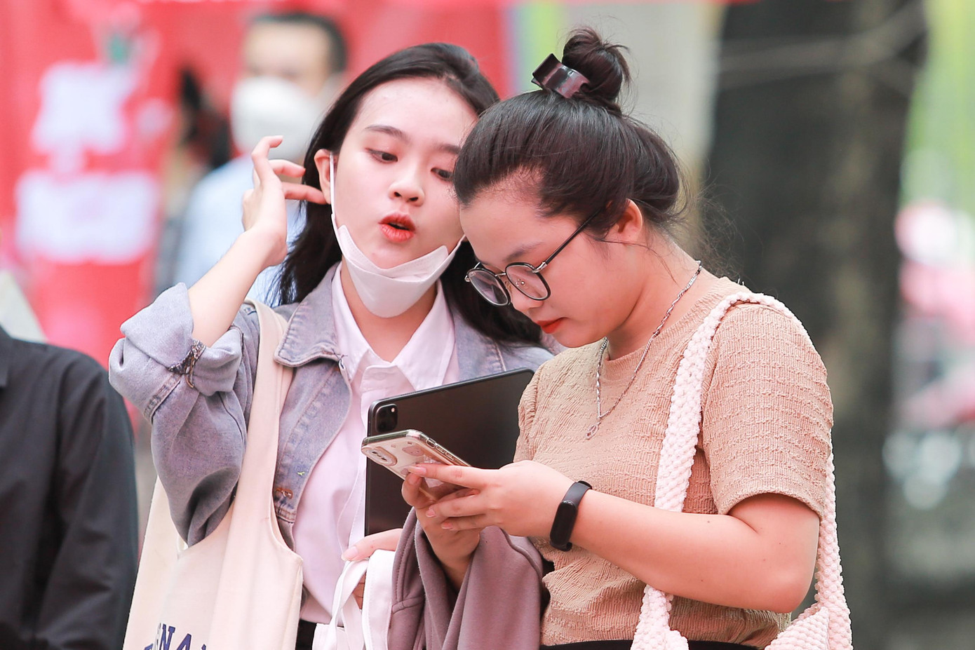 Số lượng sinh viên đến làm thủ tục nhập học tại trường Đại học Bách Khoa ngày 28/9 ít hơn so với hôm qua.