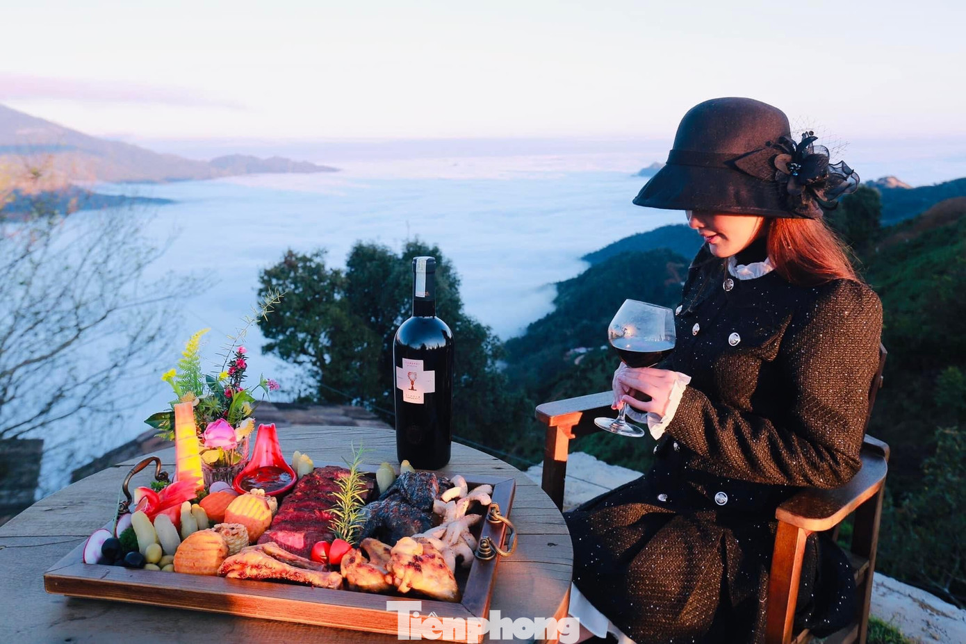 Noel đáng nhớ khi vừa được "săn mây", vừa tận hưởng không khí Giáng sinh ở một địa điểm mới lạ. - Ảnh: Châu Linh