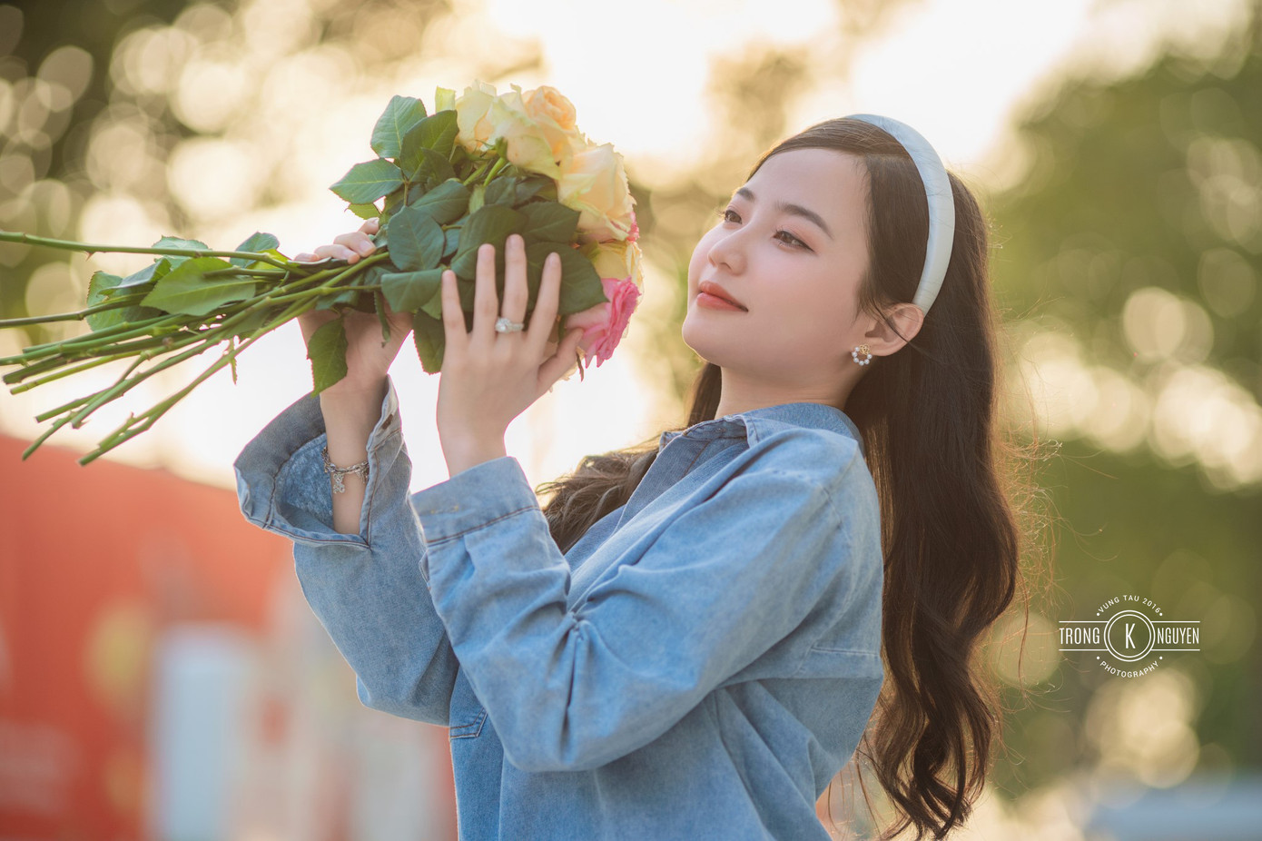 Được biết, trào lưu này bắt nguồn từ cảnh trong phim "Đi đến nơi có gió" do "thần tiên tỉ tỉ" Lưu Diệc Phi đóng cùng nam diễn viên Lý Hiện. Trào lưu này cũng được nhiều bạn trẻ ở Trung Quốc hưởng ứng. Ảnh: Trọng Nguyễn