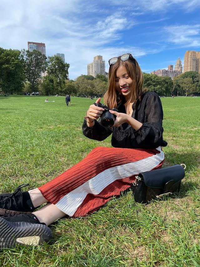 &quot;Điều mình nhớ nhất khi mới sang Mỹ là được dạo phố, đi chơi với bạn bè và ăn uống ở hàng quán Việt Nam. Du học sớm cũng giúp mình thích nghi nhanh hơn và có nhiều thời gian để học hỏi, chuẩn bị cho việc học đại học ở Mỹ&quot;, Ngọc chia sẻ.