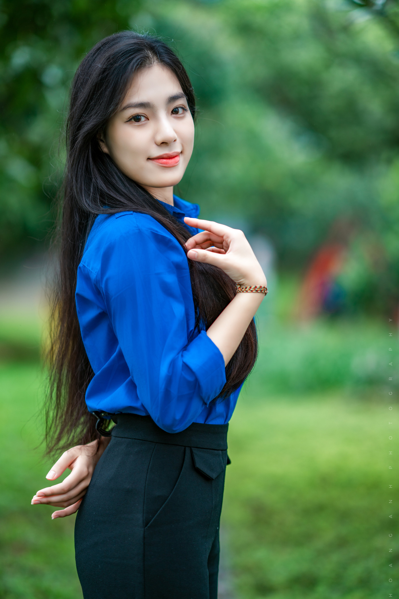 Không chỉ xinh đẹp và có thành tích học tập tốt, Linh cũng sở hữu nhiều tài năng như hát, múa, nhảy và tích cực tham gia các hoạt động phong trào, tình nguyện của trường. Với sự năng động và nhiệt huyết của mình, Yến Linh được trao cơ hội đảm nhận vai trò Phó ban Phong trào của Liên chi đoàn, trực tiếp tham gia tổ chức các hoạt động, phong trào như Đêm hội trăng rằm tại Bệnh viện Nhi Trung ương, kêu gọi ủng hộ cho chương trình Mùa đông ấm tại Sơn La... để lan tỏa những giá trị tốt đẹp tới cộng đồng trong và ngoài trường.