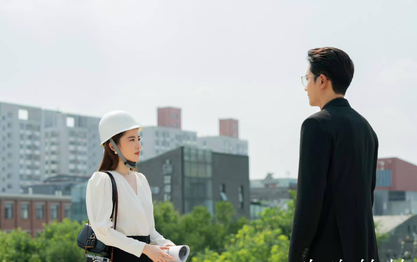 Câu chuyện của nữ chính trong phim Câu chuyện hoa hồng thu hút sự chú ý của khán giả và gợi mở nhiều góc nhìn về tình yêu.