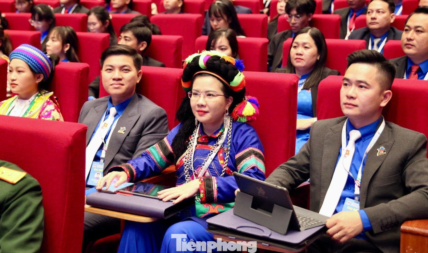 Đại hội đại biểu toàn quốc Đoàn TNCS Hồ Chí Minh lần thứ XII có sự tham dự của 981 đại biểu là cán bộ, đoàn viên ưu tú đại diện cho hơn 22 triệu đoàn viên, thanh niên Việt Nam trong và ngoài nước. Ảnh: Hoàng Mạnh Thắng Đại hội đại biểu toàn quốc Đoàn TNCS Hồ Chí Minh lần thứ XII có sự tham dự của 981 đại biểu là cán bộ, đoàn viên ưu tú đại diện cho hơn 22 triệu đoàn viên, thanh niên Việt Nam trong và ngoài nước. Ảnh: Hoàng Mạnh Thắng