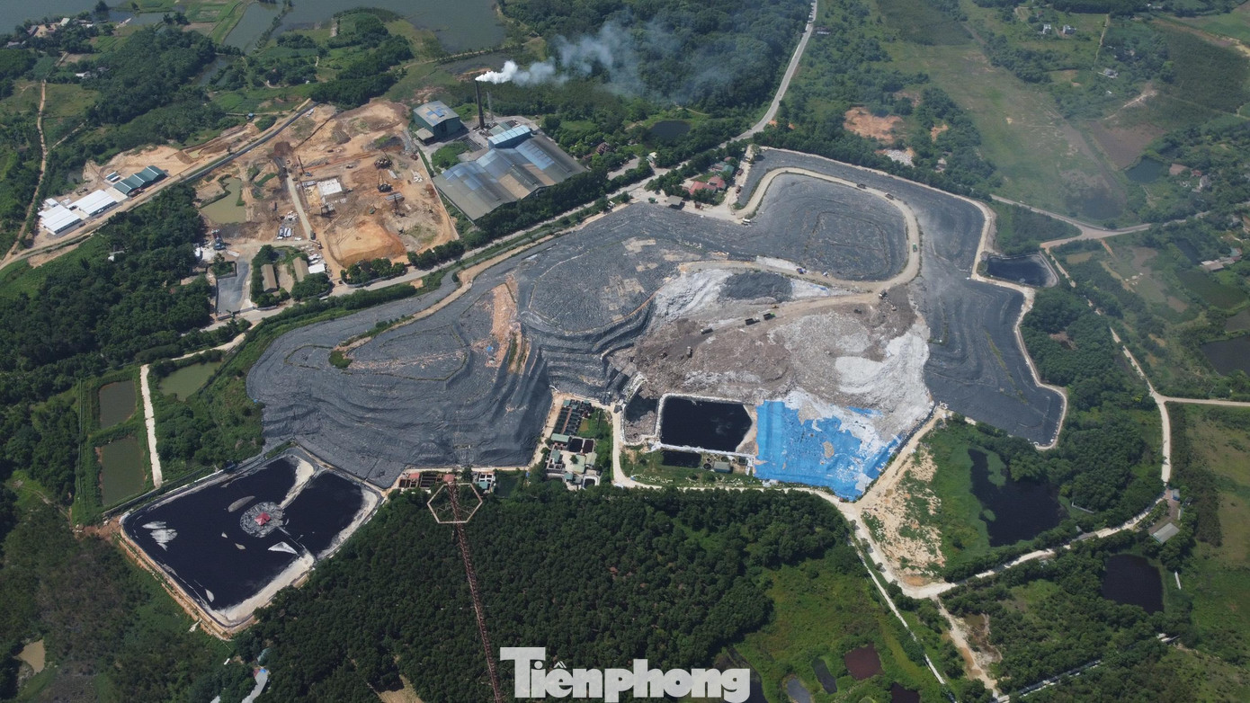 Toàn cảnh bãi rác Xuân Sơn sau lo ngại xảy ra sự cố môi trường. Toàn cảnh bãi rác Xuân Sơn sau lo ngại xảy ra sự cố môi trường.