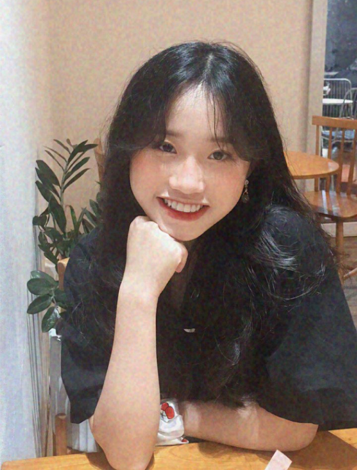 Thu Vân có điểm số ấn tượng ở cả khối C và D. Tuy chọn khối D để xét tuyển vào nguyện vọng 1 nhưng Vân không cảm thấy tiếc về điểm số khối C. Em vẫn dành điểm số khối C để xét tuyển các nguyện vọng sau.