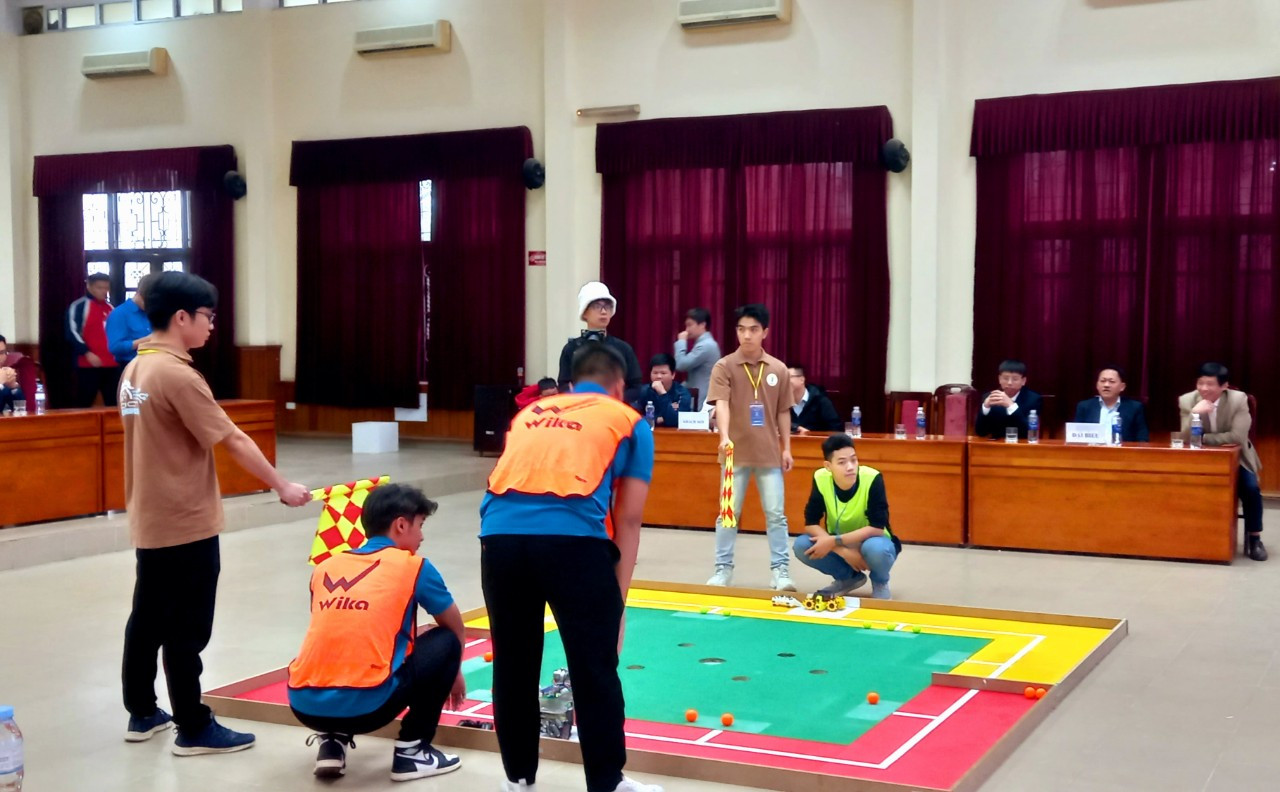 Các đội thi tham gia thi đấu.