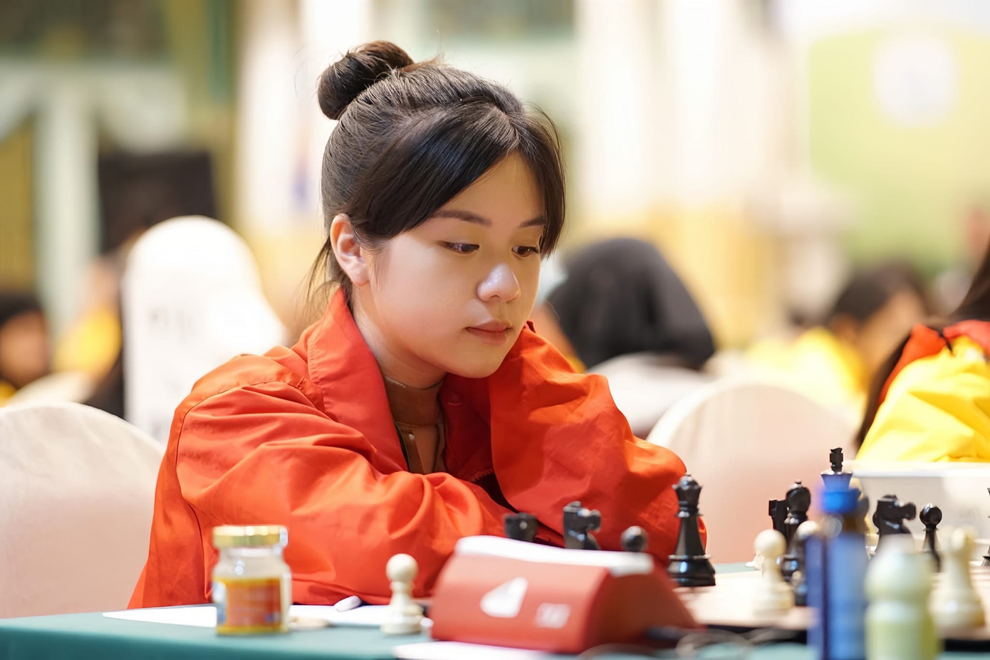 Năm 2019, Thiên Ngân từng gây ấn tượng mạnh với cú đúp HCV nội dung Cờ nhanh và Cờ chớp tại Giải vô địch cờ vua trẻ thế giới do Hiệp Hội Cờ vua quốc tế (FIDE) tổ chức. Ảnh: NVCC