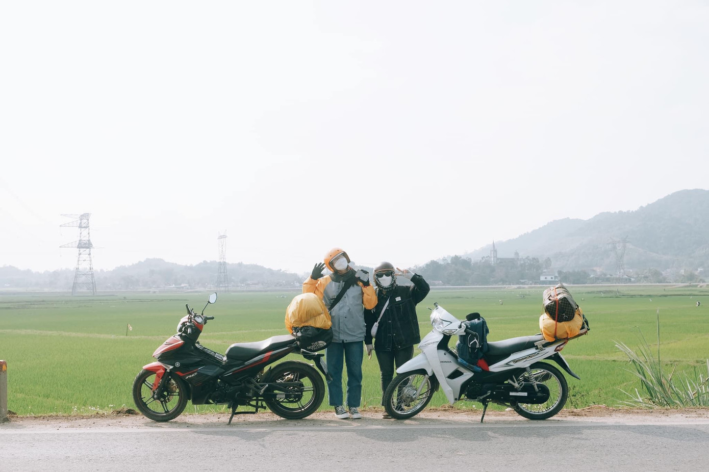 "Hơn cả một hành trình đi qua, chuyến đi ấy là một quá trình, quá trình cố gắng nỗ lực không ngừng của bản thân, cố gắng chinh phục những điều mình mong ước, mình biết thêm những câu chuyện, trải qua những cảm xúc chưa từng trải qua, gặp gỡ thêm nhiều người trên dải đất chữ S... Chúng mình 3 con người - 2 chiếc xe máy rong ruổi khắp mảnh đất Việt Nam", Trang Phạm kể.