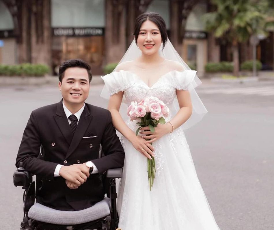 Ảnh cưới ngọt ngào của cặp đôi. Ảnh: FBNV