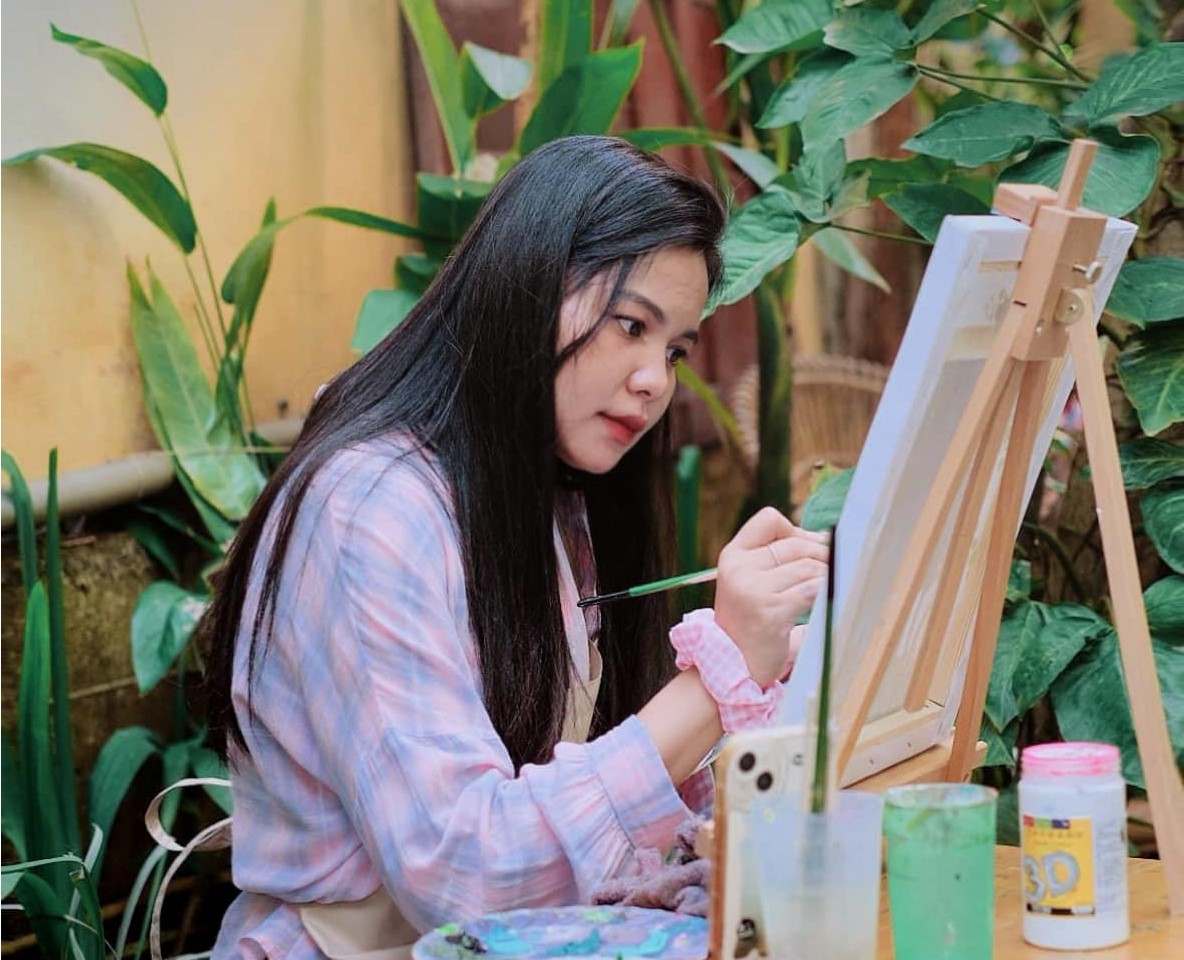 Lai thích gần gũi thiên nhiên và tìm đến các sở thích mới để chữa lành. Ảnh: NVCC