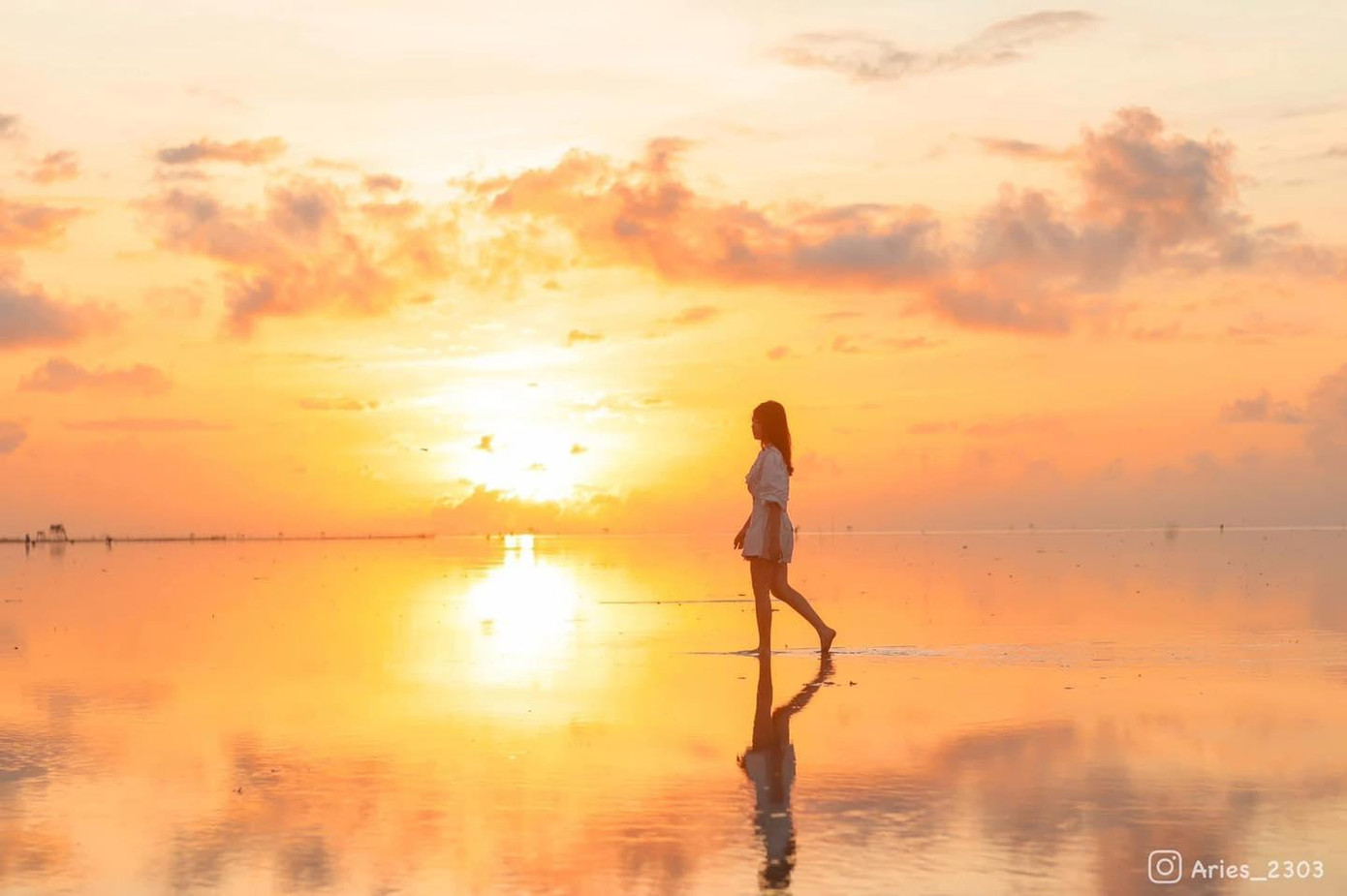 Ở những nơi có cảnh sắc đẹp &quot;trời cho&quot; như bãi biển Quang Lang, có lẽ, người chụp sẽ không phải chỉnh sửa quá nhiều cũng đã có được một bức ảnh đẹp như ý. Ảnh: Aries_2303