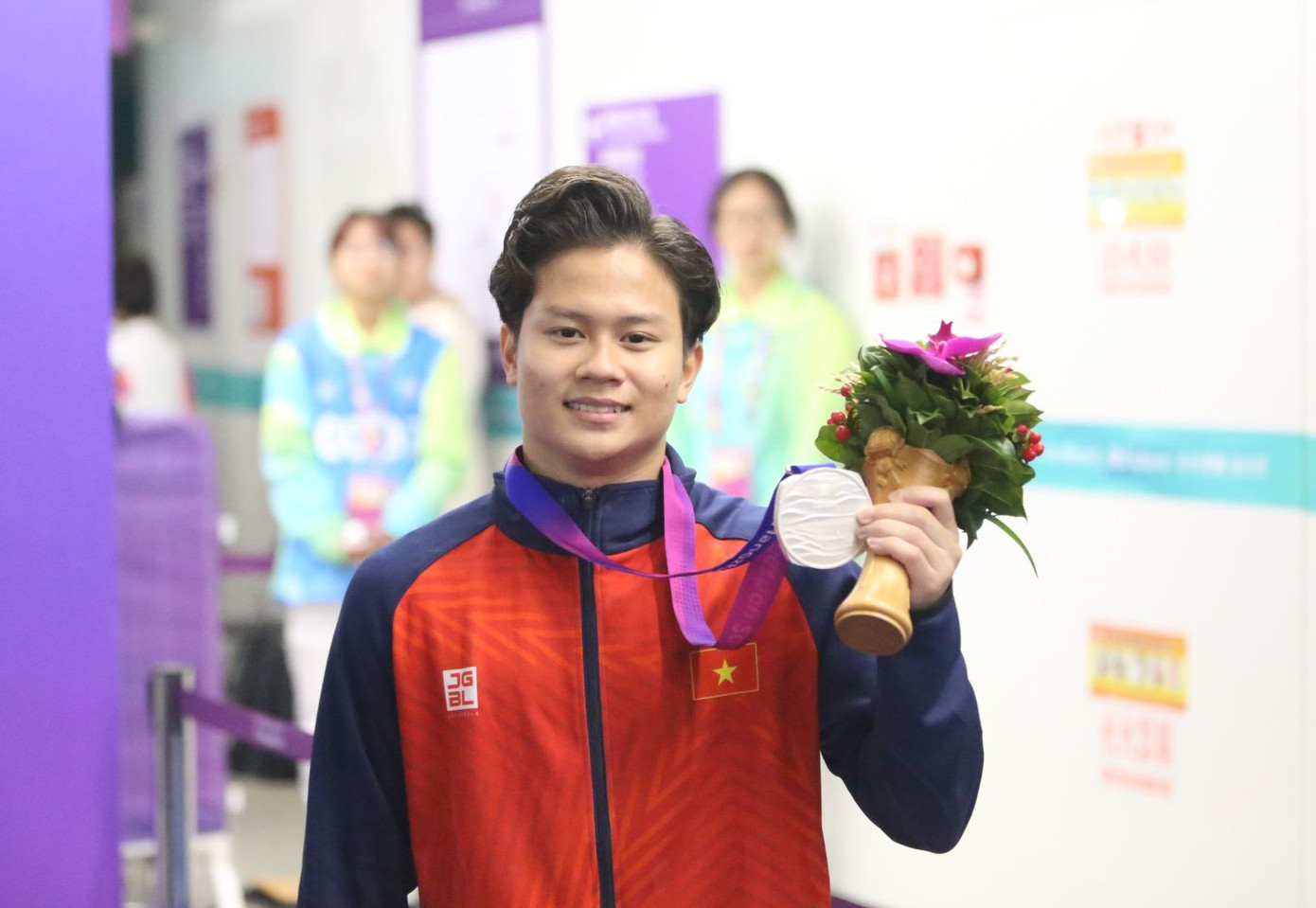 Nguyễn Văn Khánh Phong là một trong những cá nhân nhận danh hiệu Công dân trẻ tiêu biểu TP.HCM vừa qua. Nguyễn Văn Khánh Phong là một trong những cá nhân nhận danh hiệu Công dân trẻ tiêu biểu TP.HCM vừa qua.