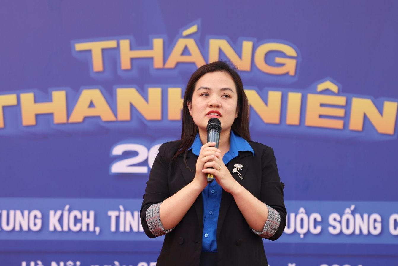 Bí thư Đoàn Học viện Phụ nữ Việt Nam chia sẻ tại chương trình