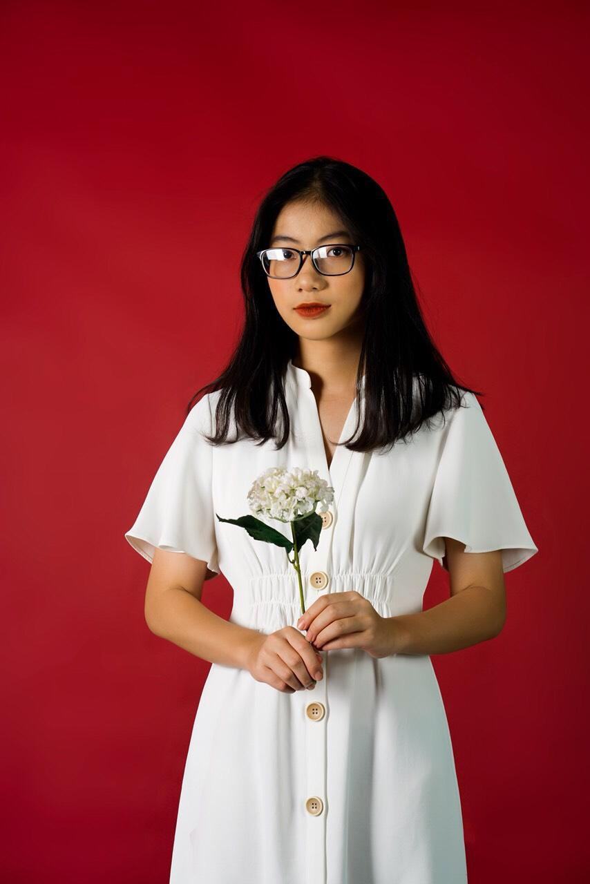 Khả năng ngoại ngữ ở mức tương đối và ổn định. Chi cũng đang lên kế hoạch, cố gắng tiếp tục trau dồi và cải thiện hơn nữa kỹ năng ngoại ngữ của mình. Ngoài tiếng Anh, em có học thêm tiếng Nhật và dự định thi chứng chỉ tiếng Nhật vào năm sau.