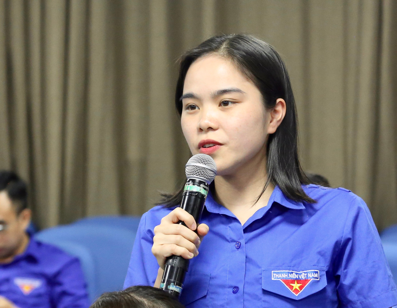 ĐVTN cơ quan T.Ư Đoàn sôi nổi đặt câu hỏi tại chương trình. ĐVTN cơ quan T.Ư Đoàn sôi nổi đặt câu hỏi tại chương trình.