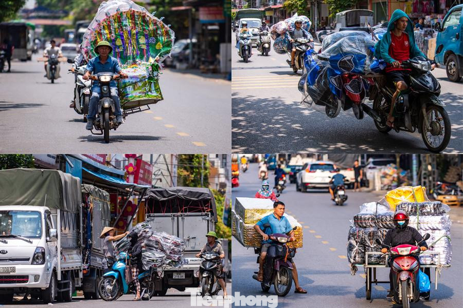 Cứ vào dịp lễ, mỗi ngày có hàng trăm xe tải nối đuôi nhau vào làng vàng mã Song Hồ (Thuận Thành, Bắc Ninh) để nhập hàng sau đó phân phối đi khắp cả nước. Được biết, có thời điểm tại đây còn xảy ra tình trạng tắc đường vì lượng xe quá đông.