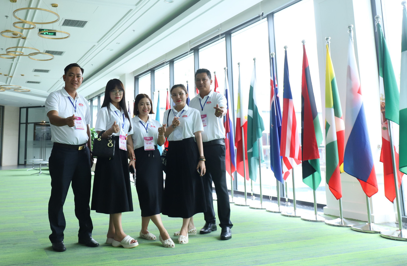 Thanh niên đoàn kết để phát huy sức mạnh nội sinh toàn dân tộc. Thanh niên đoàn kết để phát huy sức mạnh nội sinh toàn dân tộc.