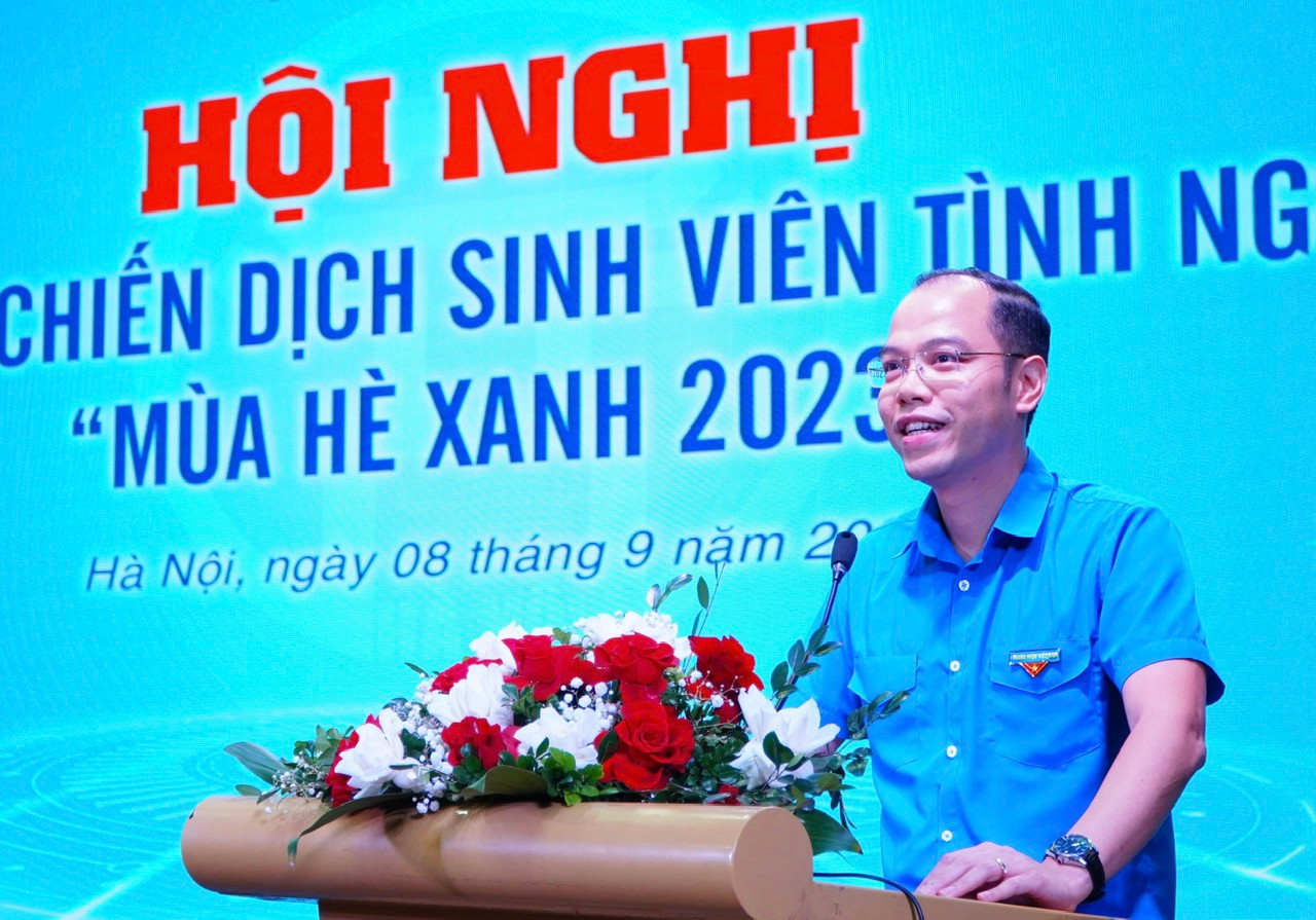 Anh Nguyễn Tiến Hưng phát biểu tại chương trình.