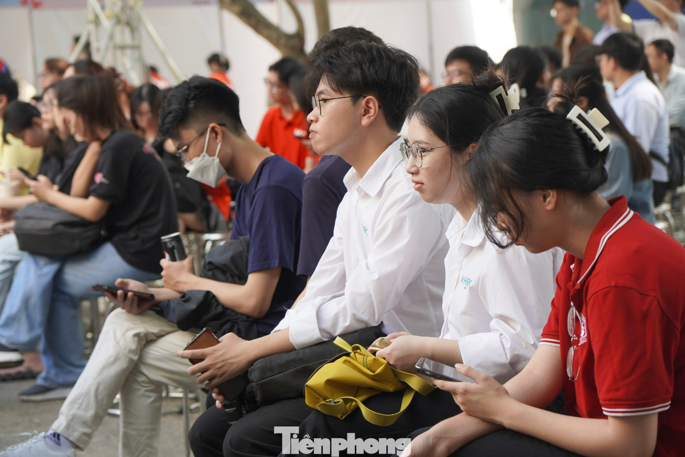 Em Bùi Thu Phương, Phó Chủ tịch Mạng lưới CLB Khởi nghiệp, đổi mới sáng tạo và chuyển đổi số trình bày về mô hình trải nghiệm không gian đổi mới sáng tạo FTU Hub Camp. Ảnh: Châu Linh