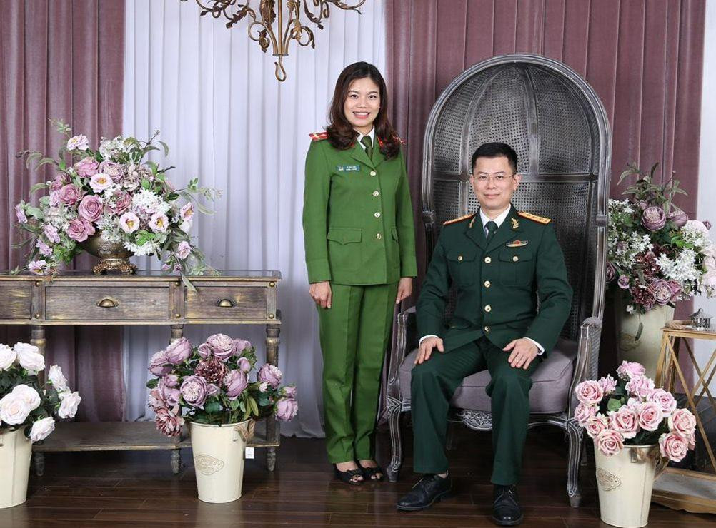 Anh Phạm Lê Nam và chị Lê Thu Hiền là 1 trong 21 gia đình nhận danh hiệu &quot;Gia đình trẻ Việt Nam tiêu biểu&quot; 2022. Ảnh: NVCC