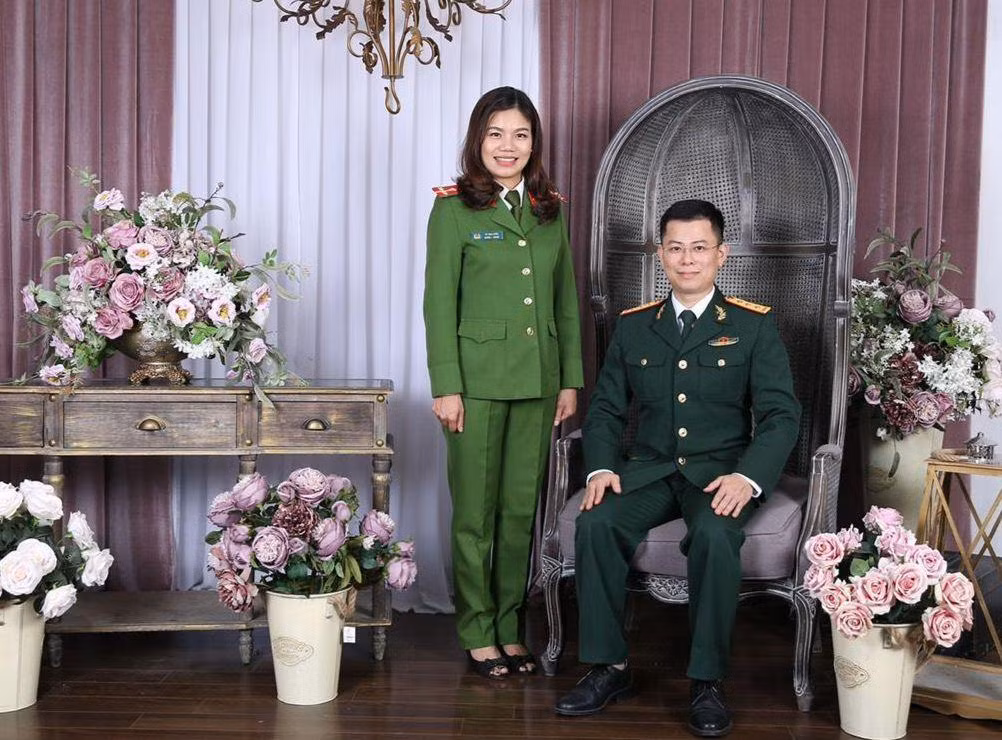 Anh Phạm Lê Nam và chị Lê Thu Hiền là 1 trong 21 gia đình nhận danh hiệu "Gia đình trẻ Việt Nam tiêu biểu" 2022. Ảnh: NVCC Anh Phạm Lê Nam và chị Lê Thu Hiền là 1 trong 21 gia đình nhận danh hiệu "Gia đình trẻ Việt Nam tiêu biểu" 2022. Ảnh: NVCC