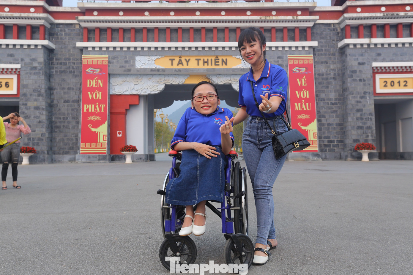 Gương mặt trẻ rạng rỡ tại Khu di tích danh thắng Tây Thiên.