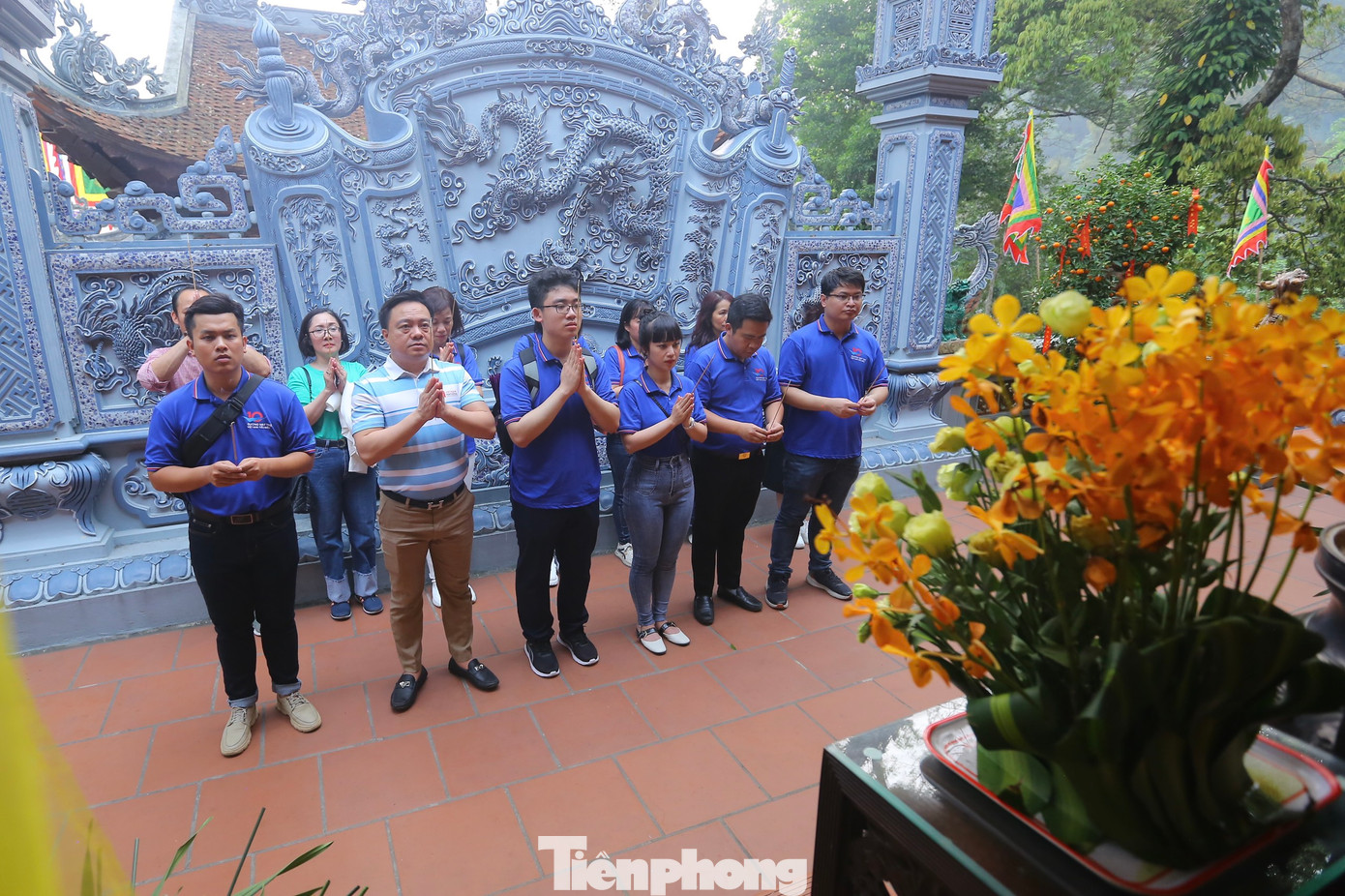 Khu di tích thắng cảnh Tây Thiên Vĩnh Phúc bao gồm hệ thống các đình, chùa có giá trị văn hóa và khảo cổ như đền Thượng, đền Thõng, đền Mẫu, đền Cậu, đền Cô... dọc theo con suối Tây Thiên giữa vùng rừng nguyên sinh Tam Đảo.