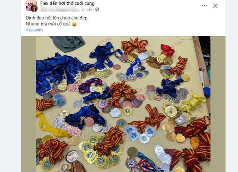 Muôn kiểu flex huy chương... Ảnh: MXH Muôn kiểu flex huy chương... Ảnh: MXH