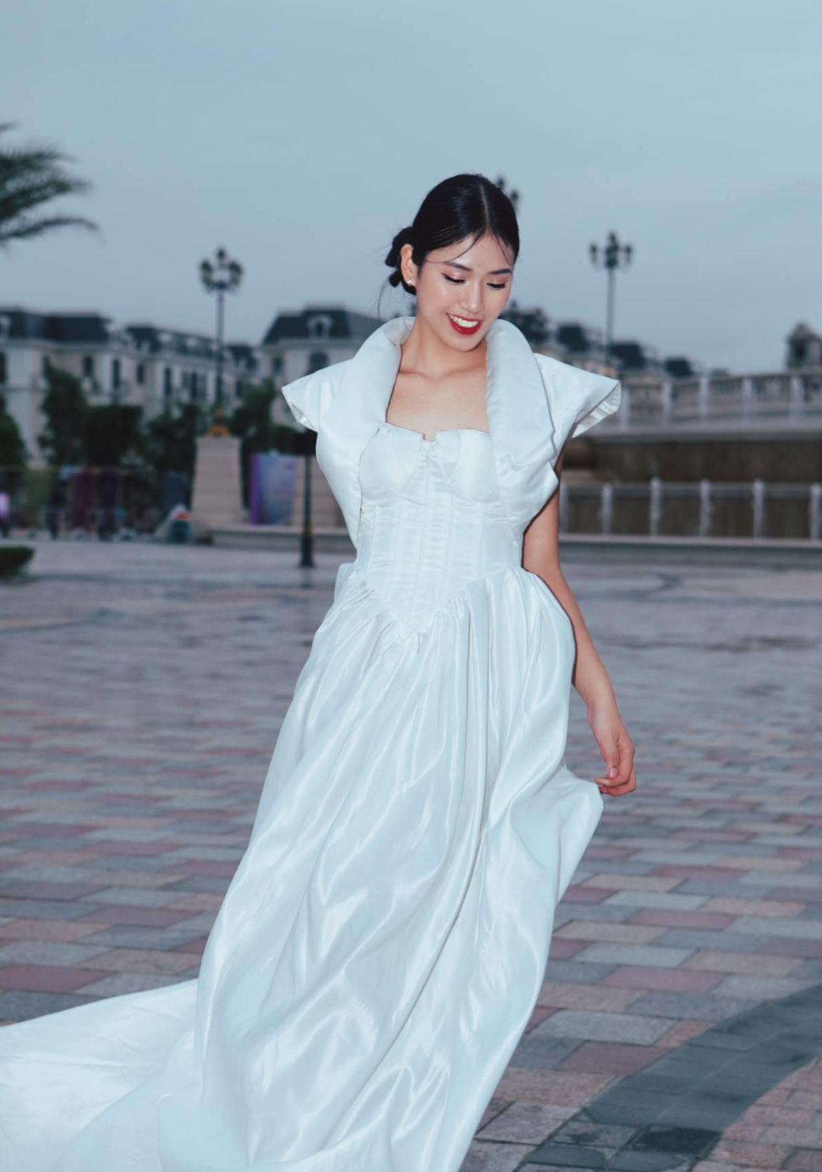 Minh Anh đam mê và tích cực tham gia nhiều sự kiện về thời trang.