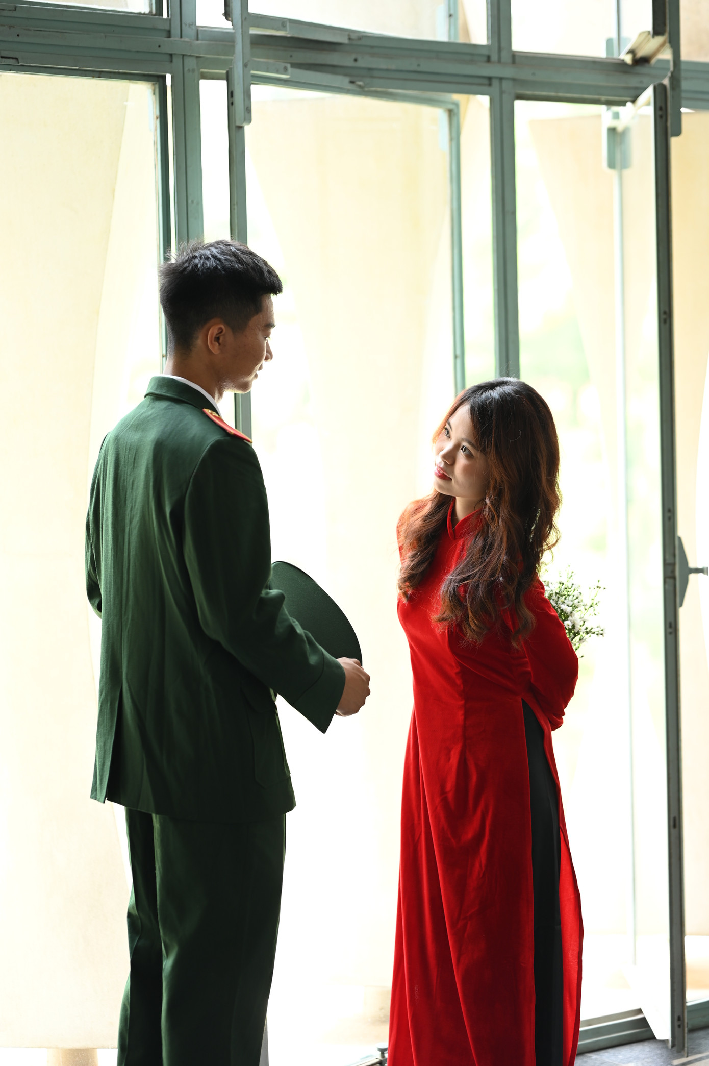 Thủy Tiên tiết lộ thêm, vì bạn trai thích xe tăng nên nhân dịp sinh nhật này, cô đã lên ý tưởng chụp ảnh ở Dinh Độc Lập. Ảnh: Huy Việt Thủy Tiên tiết lộ thêm, vì bạn trai thích xe tăng nên nhân dịp sinh nhật này, cô đã lên ý tưởng chụp ảnh ở Dinh Độc Lập. Ảnh: Huy Việt