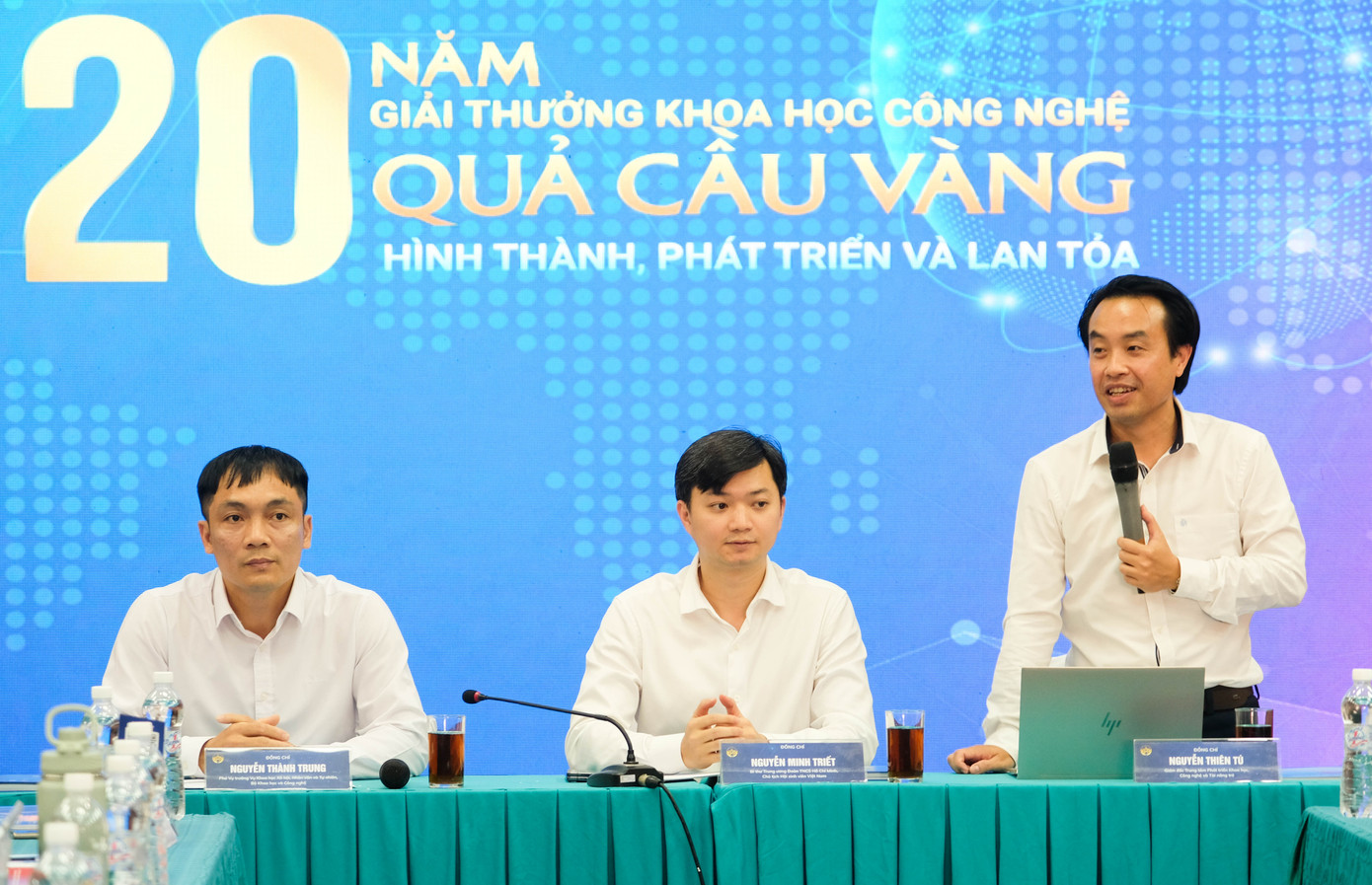 Ban tổ chức chủ trì toạ đàm. Ảnh: Châu Linh Ban tổ chức chủ trì toạ đàm. Ảnh: Châu Linh