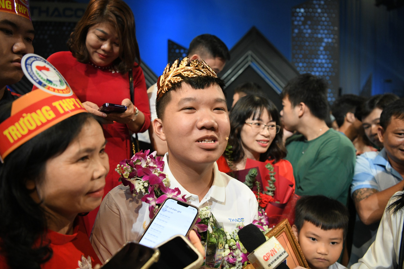 Xuân Mạnh nghẹn ngào cảm xúc khi giành vòng nguyệt quế Olympia 23.