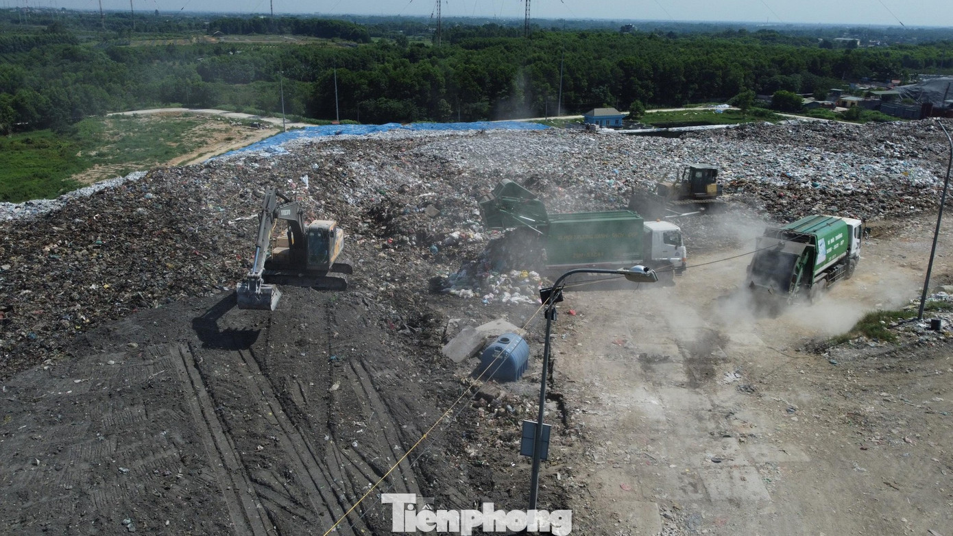 Theo số liệu ước tính mỗi ngày cả nước phát sinh trên 60 nghìn tấn, tuy nhiên, chỉ có khoảng 15% lượng rác thải thu gom được tái chế hoặc tái sử dụng. Theo số liệu ước tính mỗi ngày cả nước phát sinh trên 60 nghìn tấn, tuy nhiên, chỉ có khoảng 15% lượng rác thải thu gom được tái chế hoặc tái sử dụng.