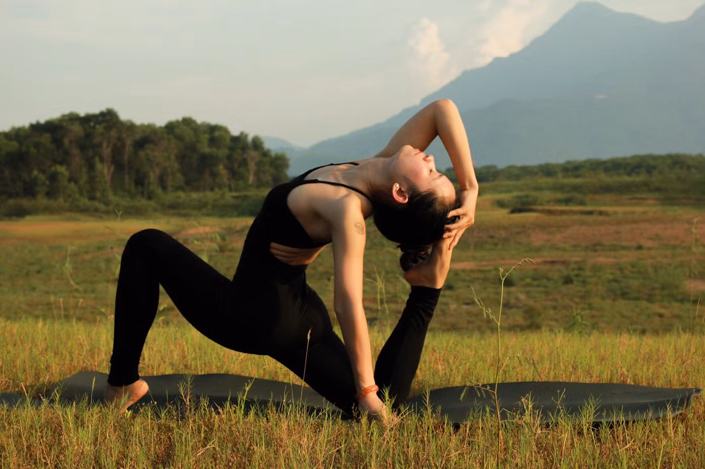 Kết nối thân - tâm - trí là một quá trình kiên trì mà người tập Yoga cần theo đuổi để đạt được hiệu quả "chữa lành". Ảnh: NVCC