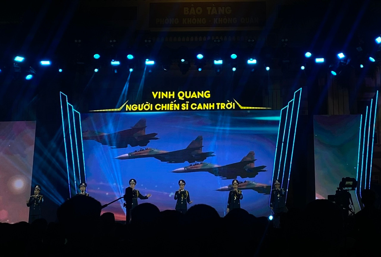 Các tiết mục văn nghệ tại chương trình.