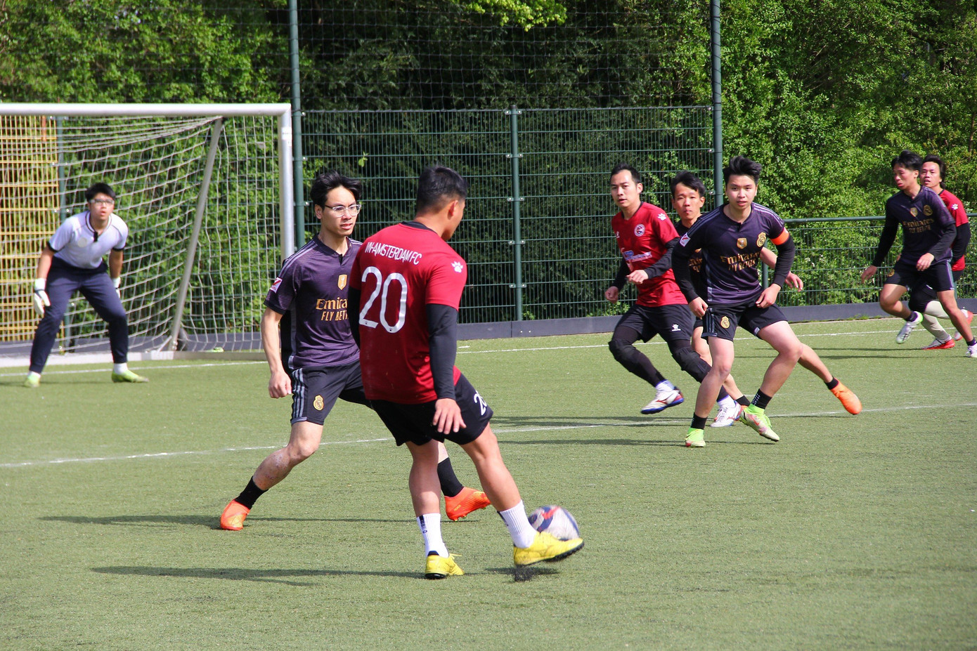 Du học sinh Việt tại Hà Lan tranh tài ở hai bộ môn thi đấu là bóng đá và bóng rổ. Du học sinh Việt tại Hà Lan tranh tài ở hai bộ môn thi đấu là bóng đá và bóng rổ.