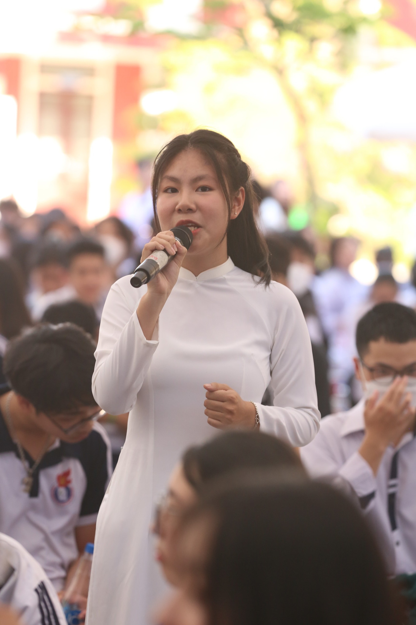 Các em học sinh mạnh dạn xin ý kiến, lời khuyên từ các chuyên gia về những vấn đề bản thân đã, đang mắc phải.