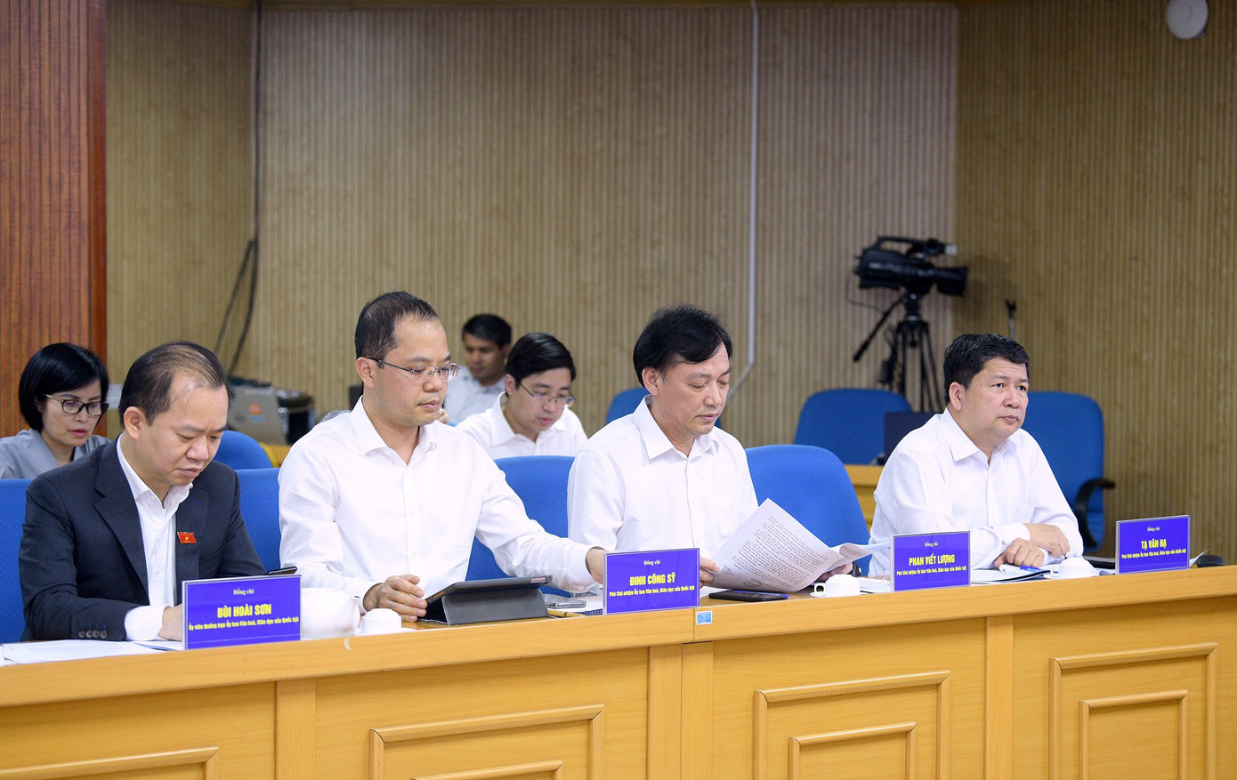 Toàn cảnh buổi làm việc.