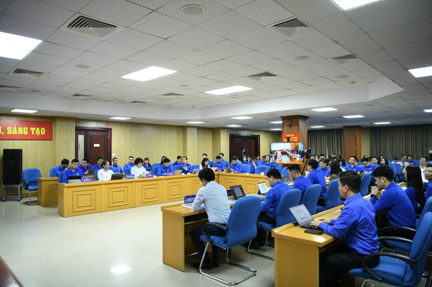 Toàn cảnh chương trình đối thoại. Toàn cảnh chương trình đối thoại.