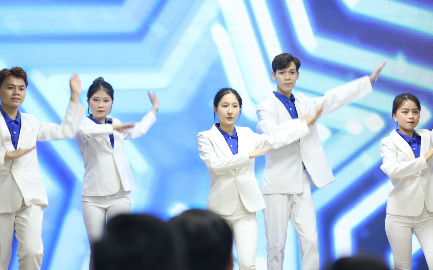 Toàn cảnh chương trình đối thoại. Toàn cảnh chương trình đối thoại.