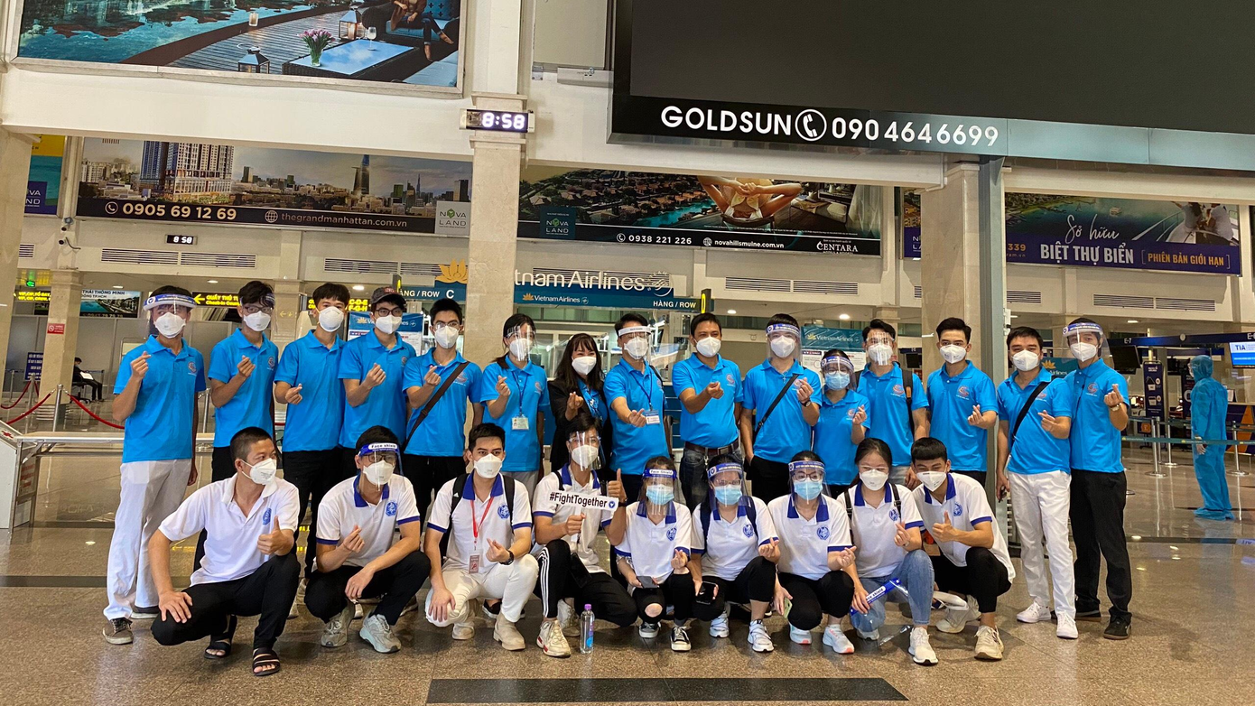 Ngọc Hà cùng đoàn sinh viên ĐH Y Dược Thái Bình kết thúc hành trình tham gia chống dịch ngày 27/9.