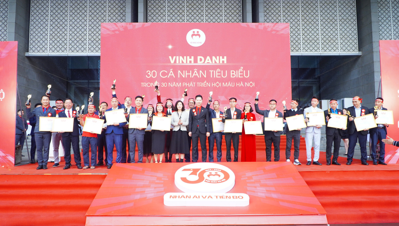 Tập thể, cá nhân xuất sắc được vinh danh tại chương trình.