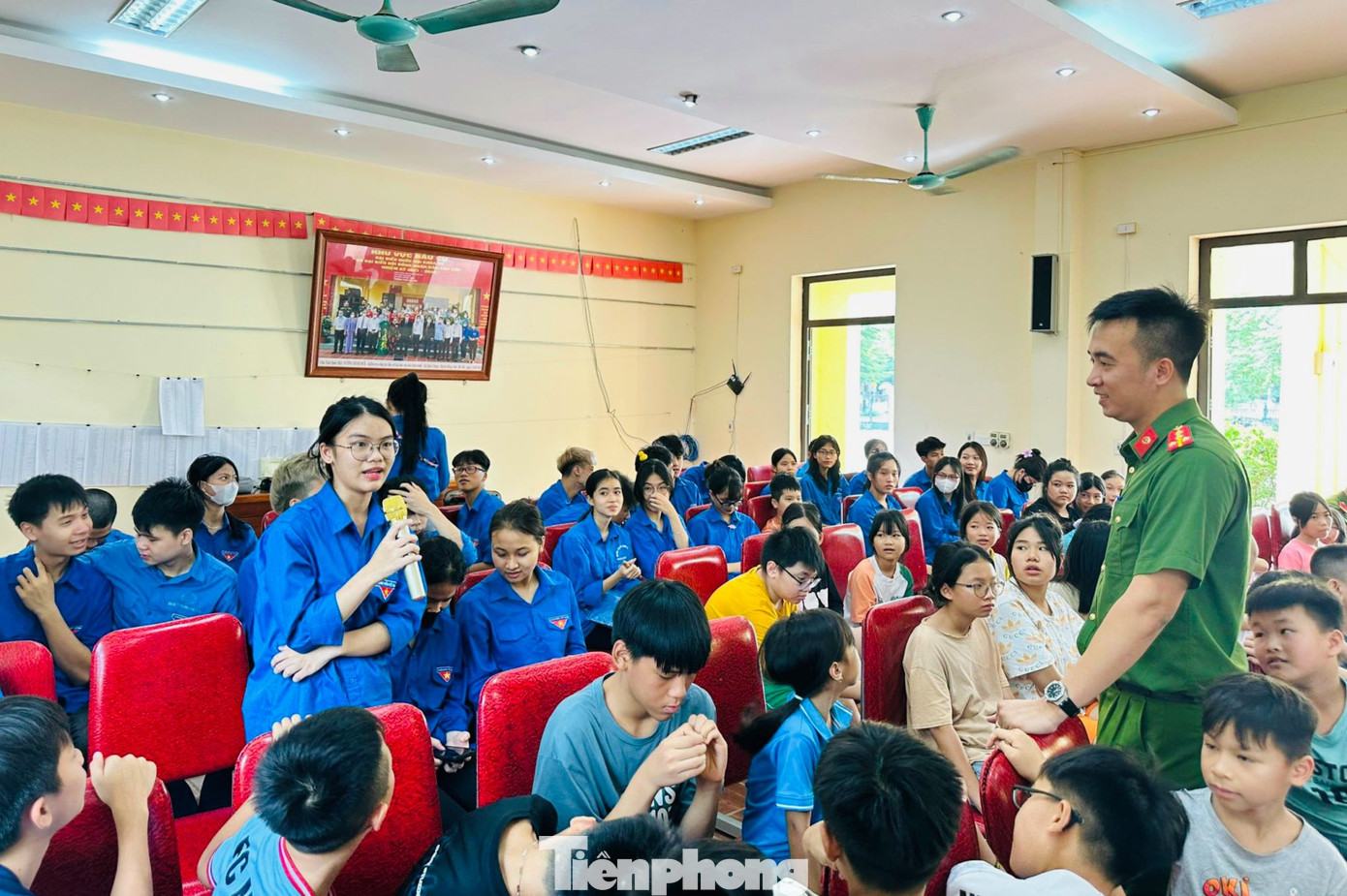 Hoạt động tuyên truyền, phổ biến pháp luật cho đoàn viên, thanh niên. Hoạt động tuyên truyền, phổ biến pháp luật cho đoàn viên, thanh niên.