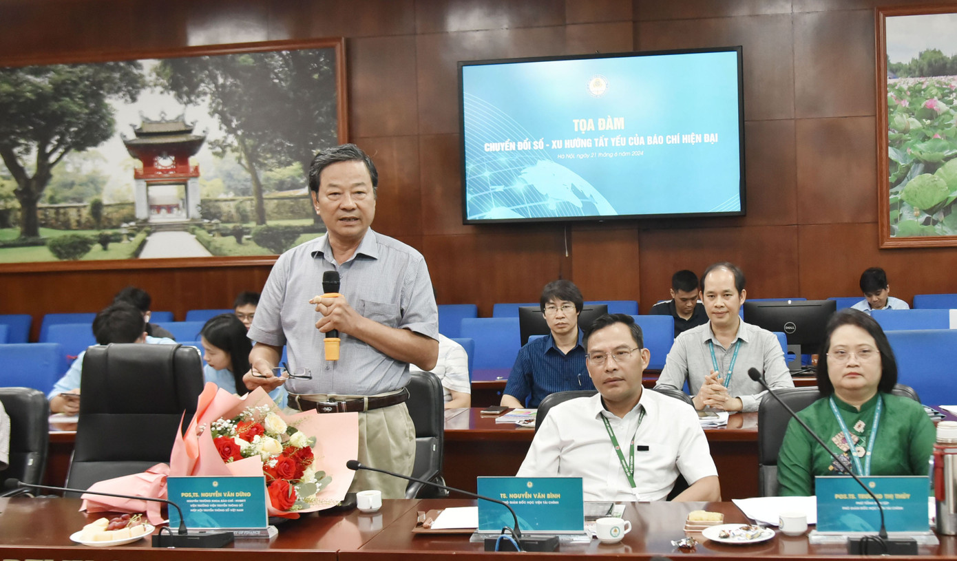 PGS. TS Nguyễn Văn Dững - Nguyên Trưởng khoa Báo chí, Học viện Báo chí và Tuyên truyền chia sẻ tại tọa đàm. PGS. TS Nguyễn Văn Dững - Nguyên Trưởng khoa Báo chí, Học viện Báo chí và Tuyên truyền chia sẻ tại tọa đàm.