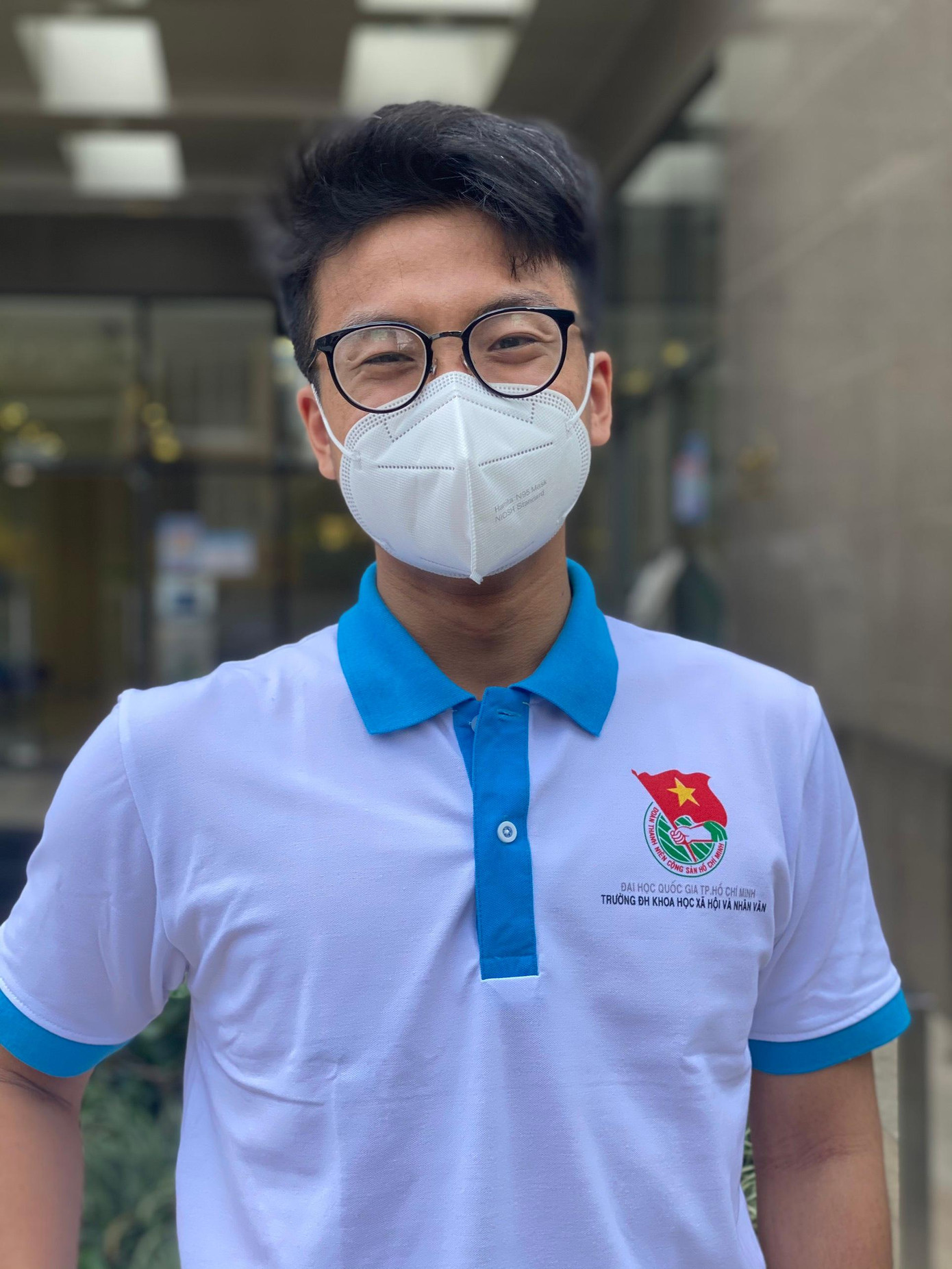 Chân dung đoàn viên tích cực tham gia tình nguyện tại tâm dịch - Lưu Hải Phong. Chân dung đoàn viên tích cực tham gia tình nguyện tại tâm dịch - Lưu Hải Phong.